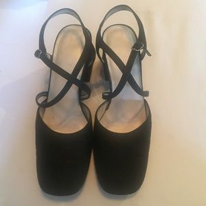 Women’s black dress shoe size 9